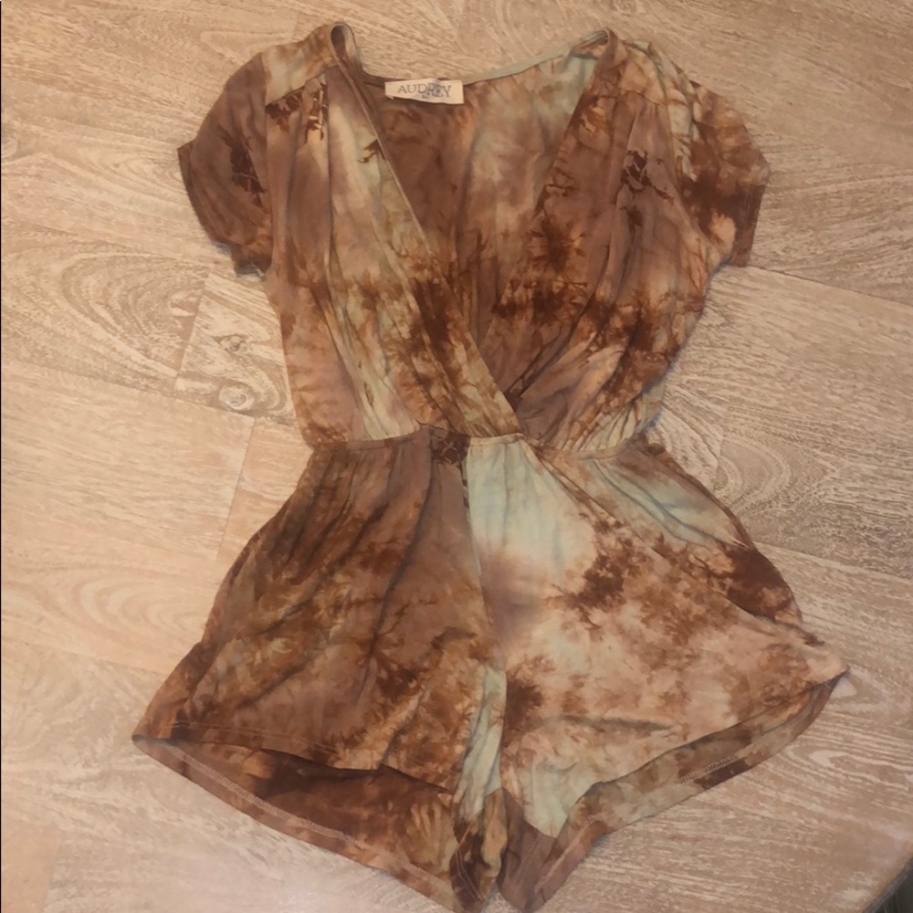 Audrey 3+1 tan romper tan brown tie dye small